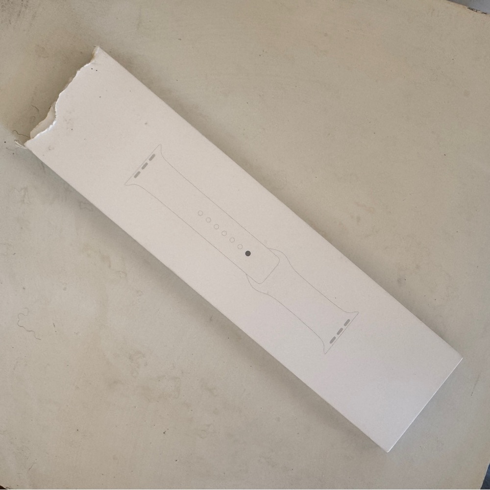NWT - Apple Watch white Sport band - VH1 MTV MOON MAN -  LIMITED EDITION - Picture 2 of 9